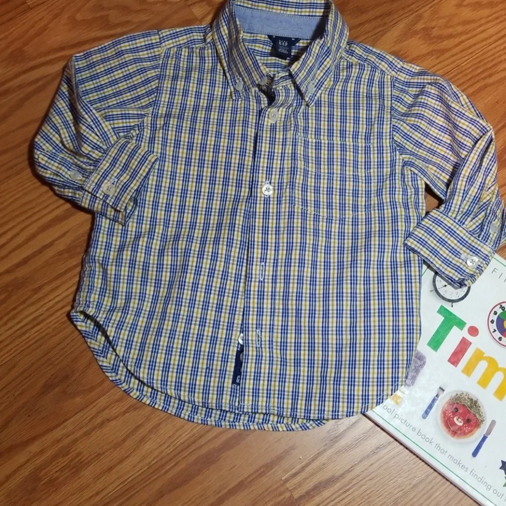 Baby gap button up shirt‎  size 2